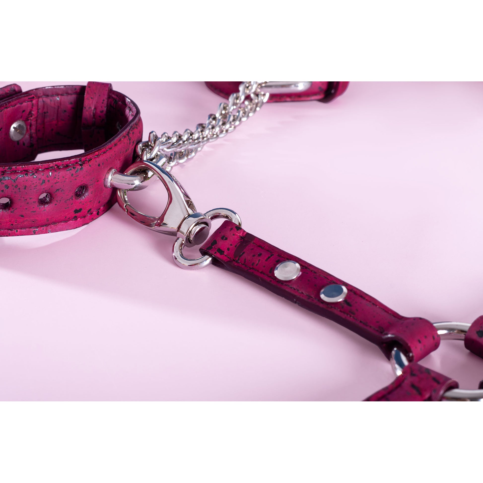 Liens de restrictions cuir vegan Goliate