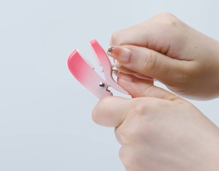 Pinces à seins vibrantes connectées Gemini de Lovense